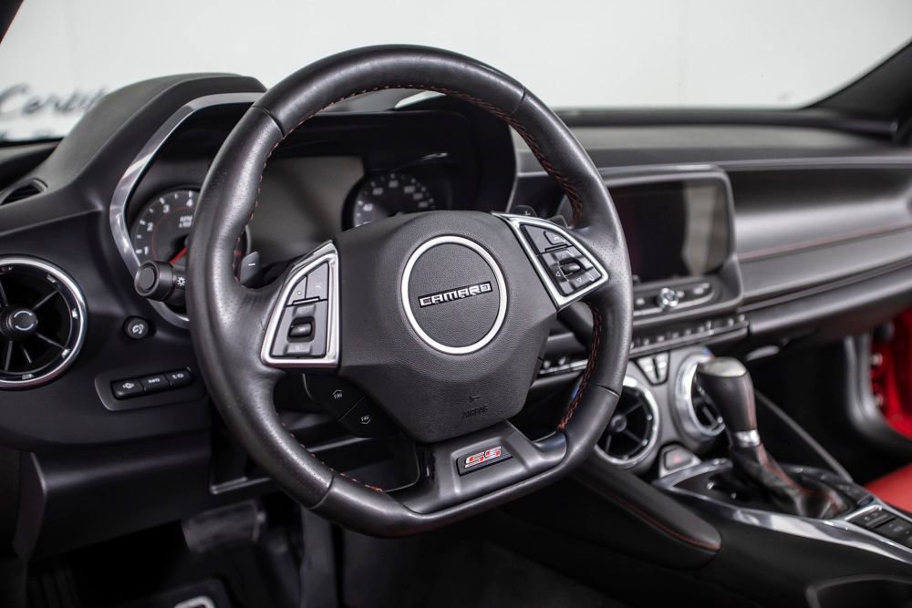 Used 2016 Chevrolet Camaro SS RWD image 23
