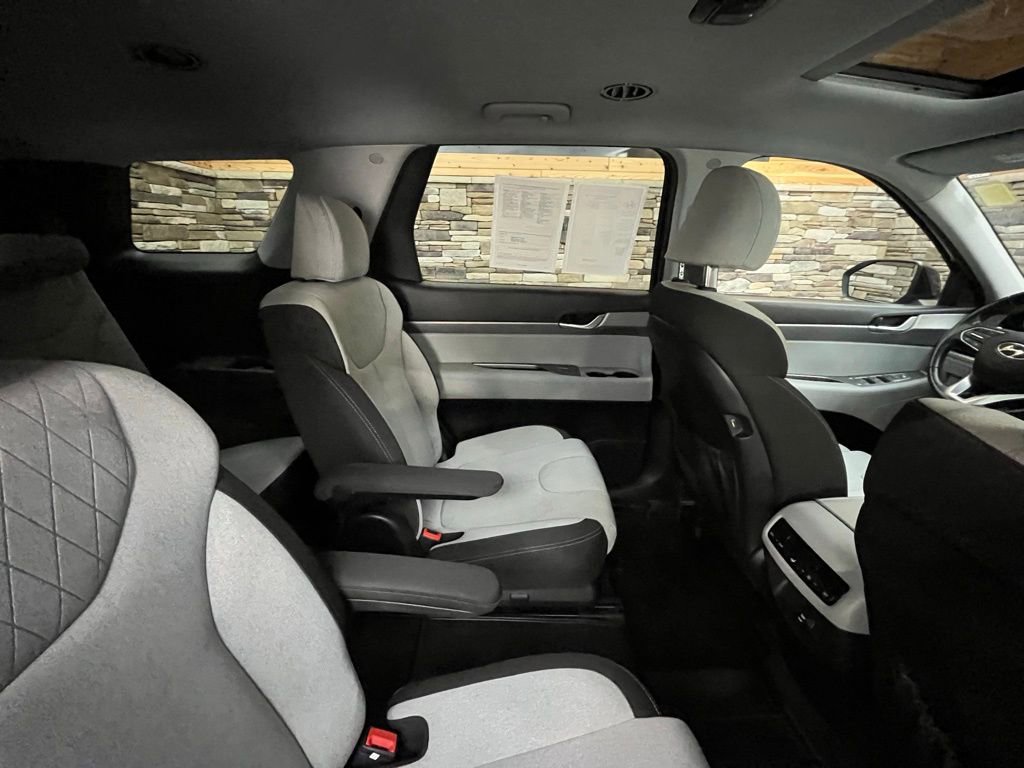 Used 2022 Hyundai Palisade SEL w/ Winter Package image 31