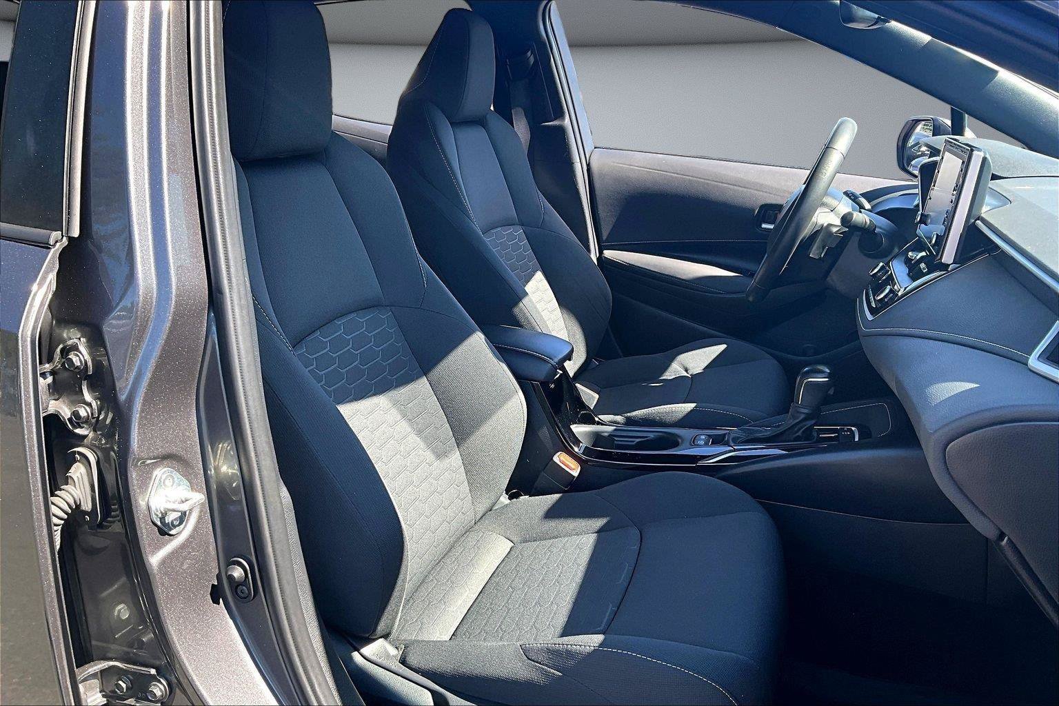 Used 2022 Toyota Corolla SE FWD image 27