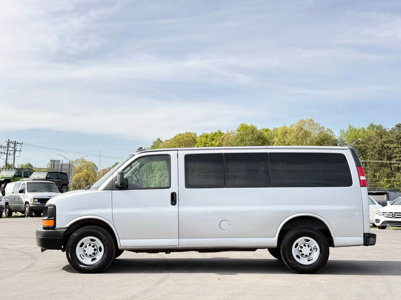Used 2016 Chevrolet Express 2500 LS RWD image 12