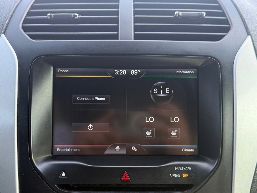 Used 2014 Ford Explorer XLT w/ Equipment Group 202A FWD image 10
