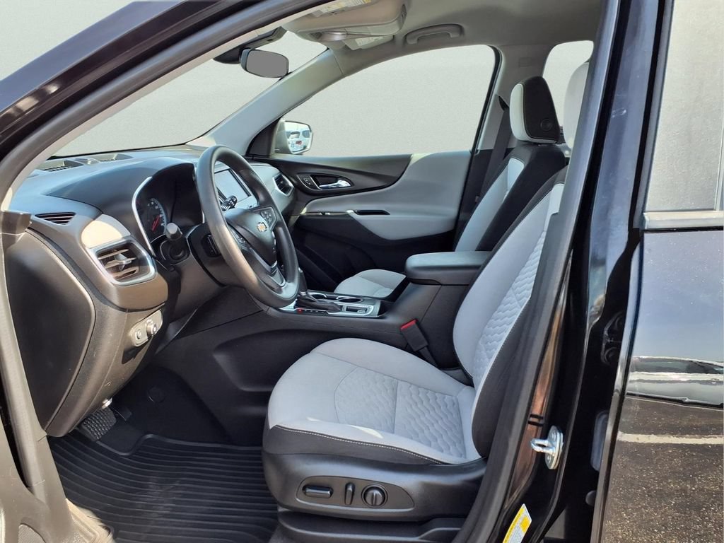 Used 2020 Chevrolet Equinox LS w/ LS Convenience Package FWD image 24