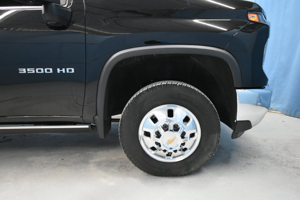 Used 2024 Chevrolet Silverado 3500 LTZ w/ LTZ Plus Package AWD/4WD image 37