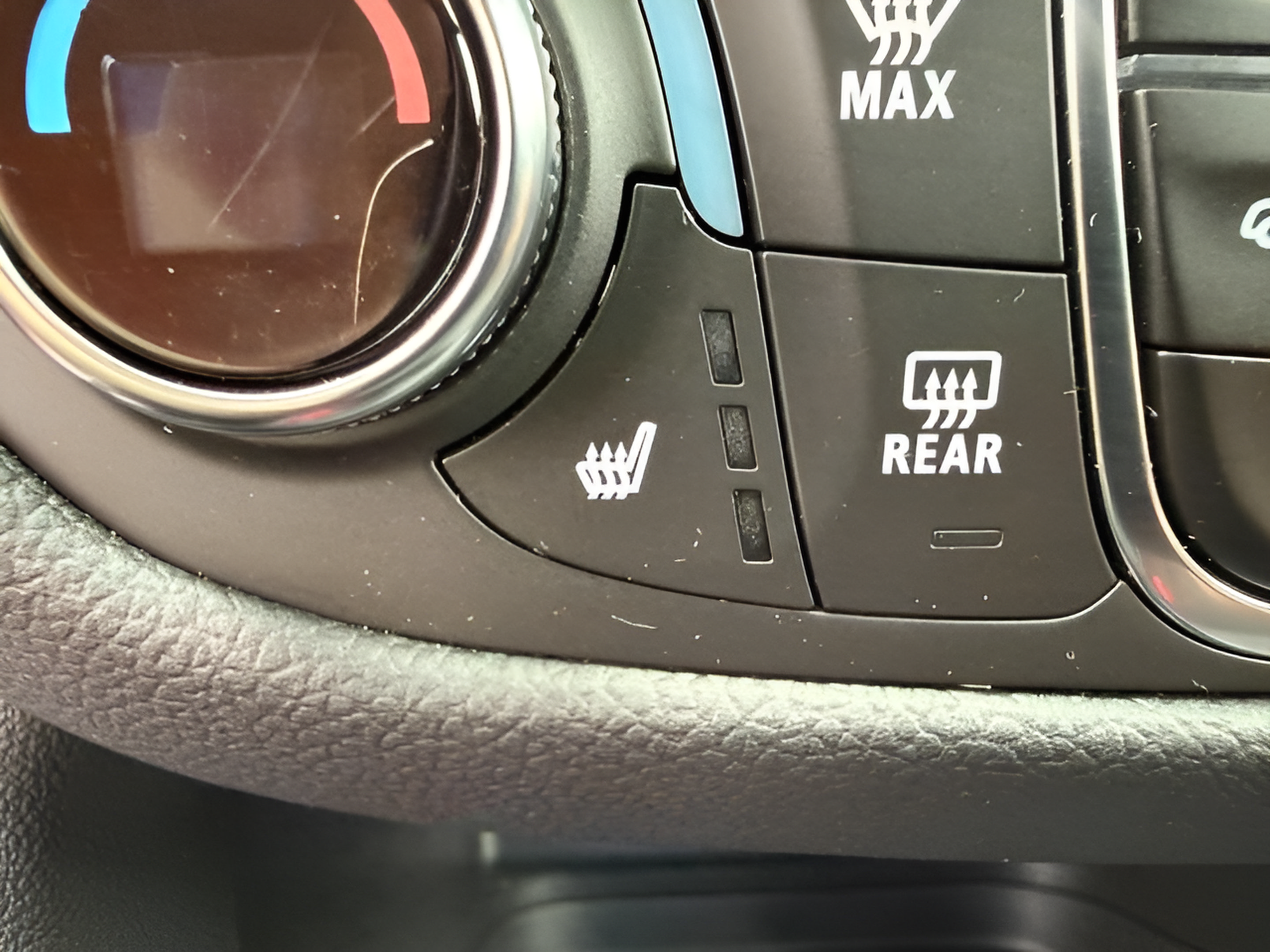 Used 2023 Chevrolet Equinox RS FWD image 23