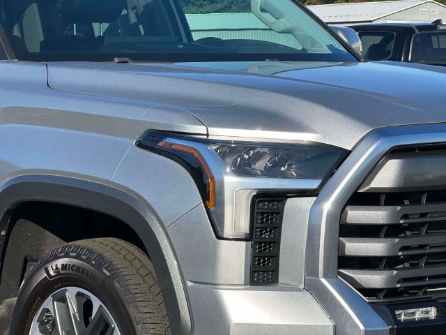 Used 2022 Toyota Tundra Limited w/ Power Package AWD/4WD image 9