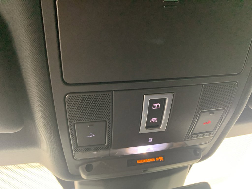 Used 2020 Land Rover Range Rover Evoque SE image 29