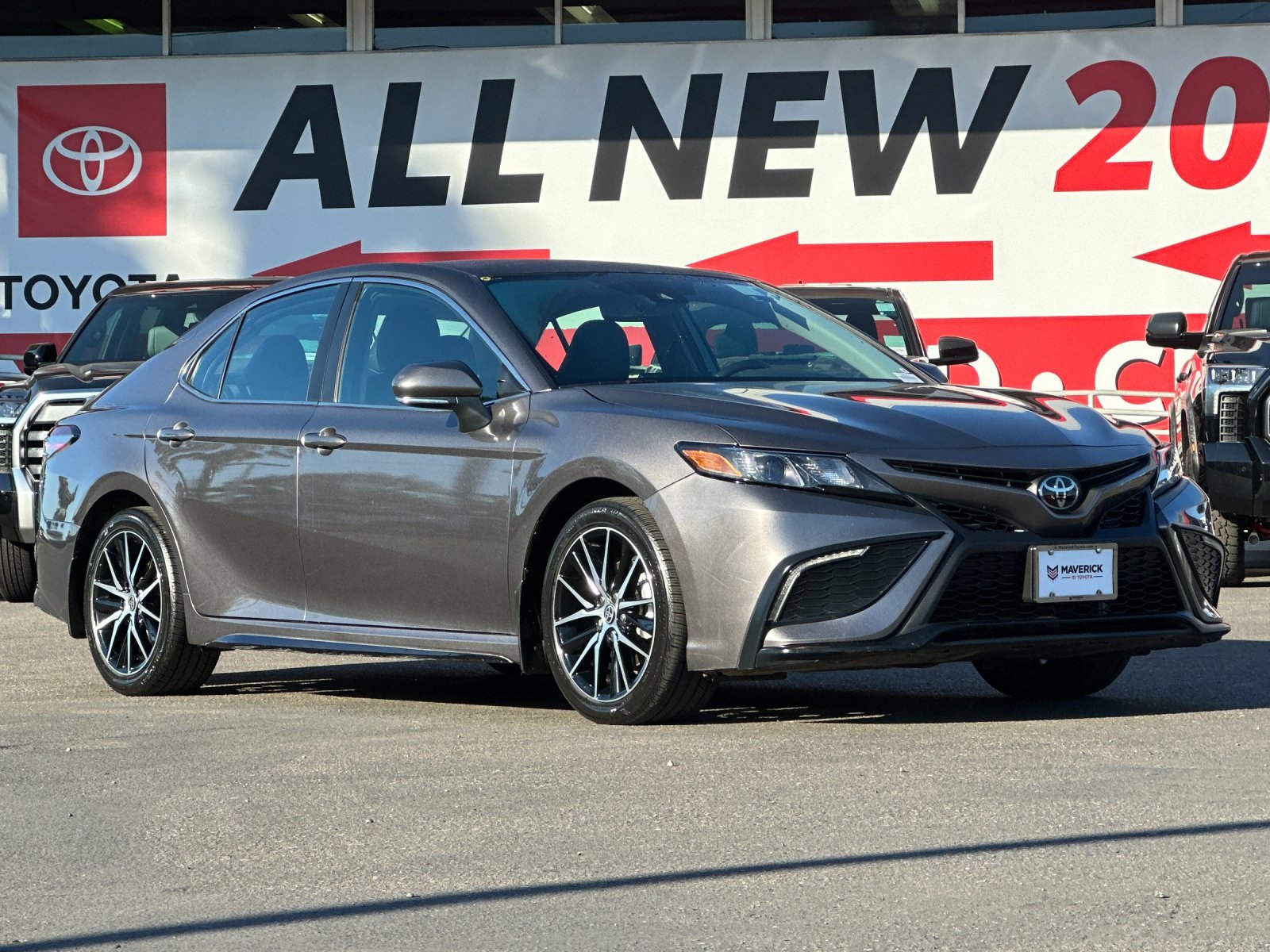 Used 2024 Toyota Camry SE image 8
