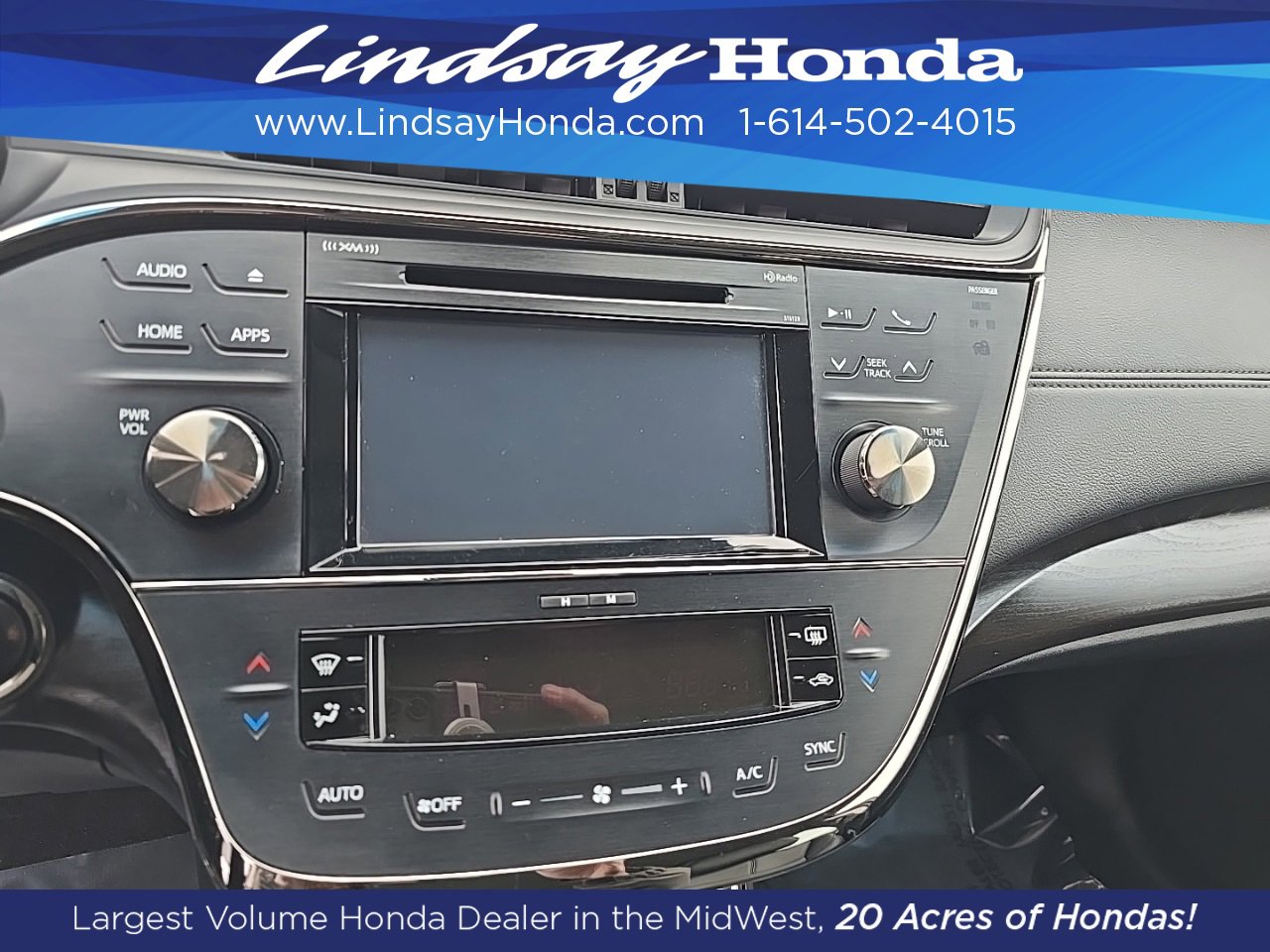 Used 2017 Toyota Avalon XLE image 12