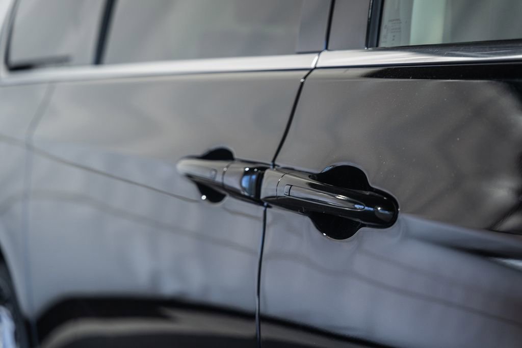 Used 2024 Chrysler Pacifica Touring-L image 19