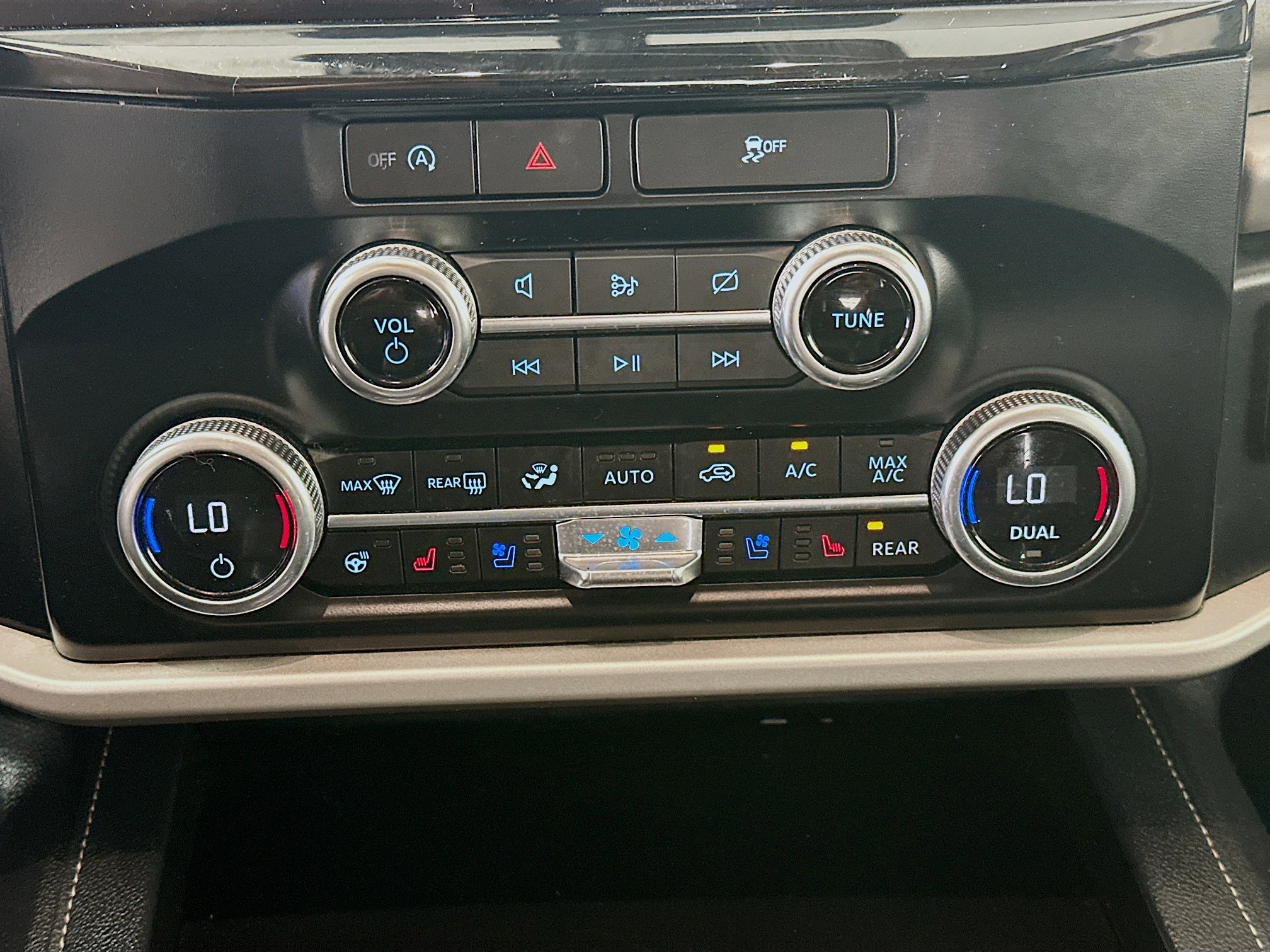 Used 2024 Ford Expedition XLT image 24
