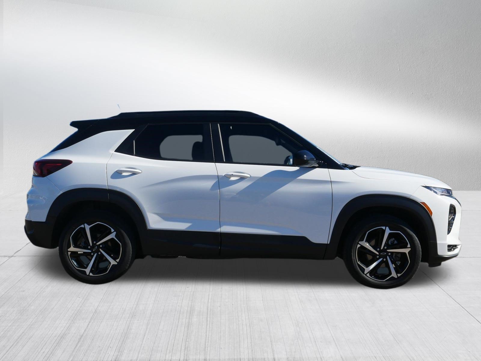 Used 2023 Chevrolet TrailBlazer RS w/ Sun and Liftgate Package AWD/4WD image 8