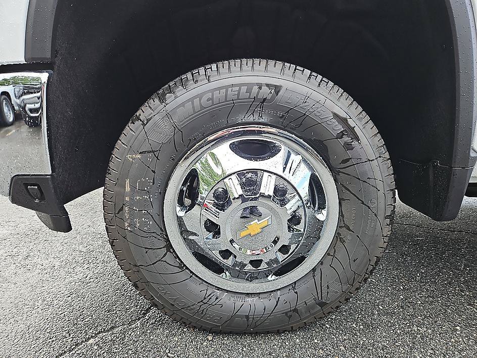 New 2026 Chevrolet Silverado 3500 LT AWD/4WD image 9