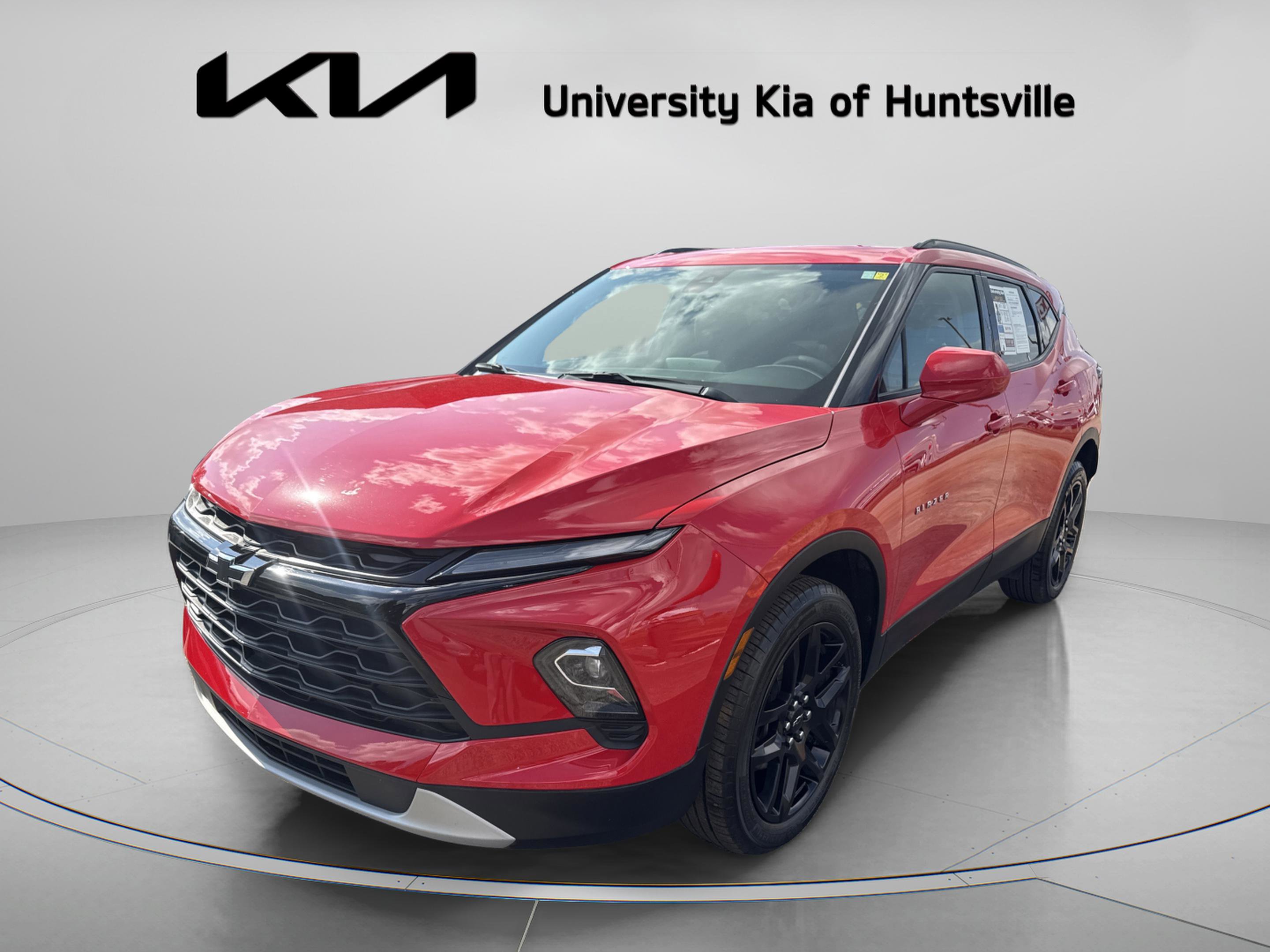 Used 2024 Chevrolet Blazer LT w/ Convenience Package image 3