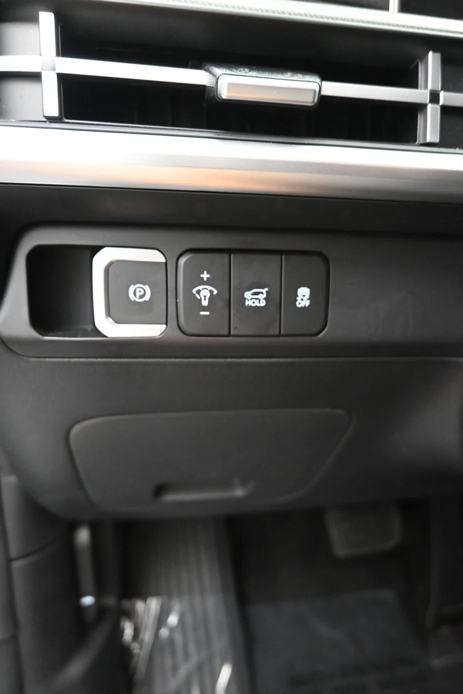 Certified 2026 Hyundai Santa Fe SEL AWD/4WD image 22