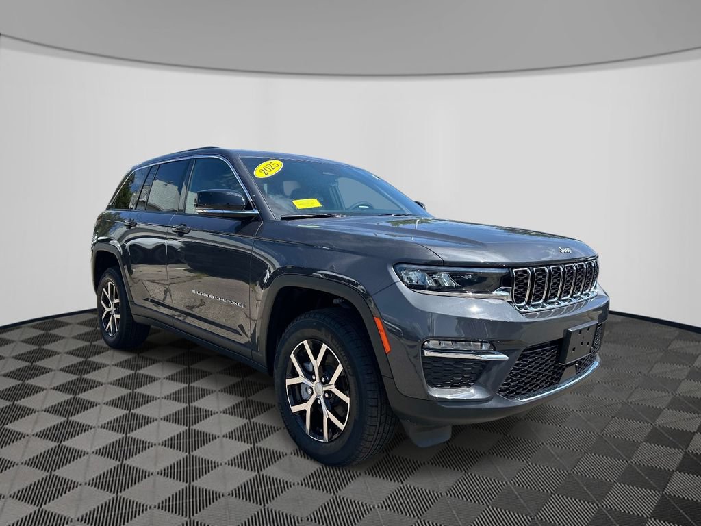 Used 2025 Jeep Grand Cherokee Limited AWD/4WD image 8