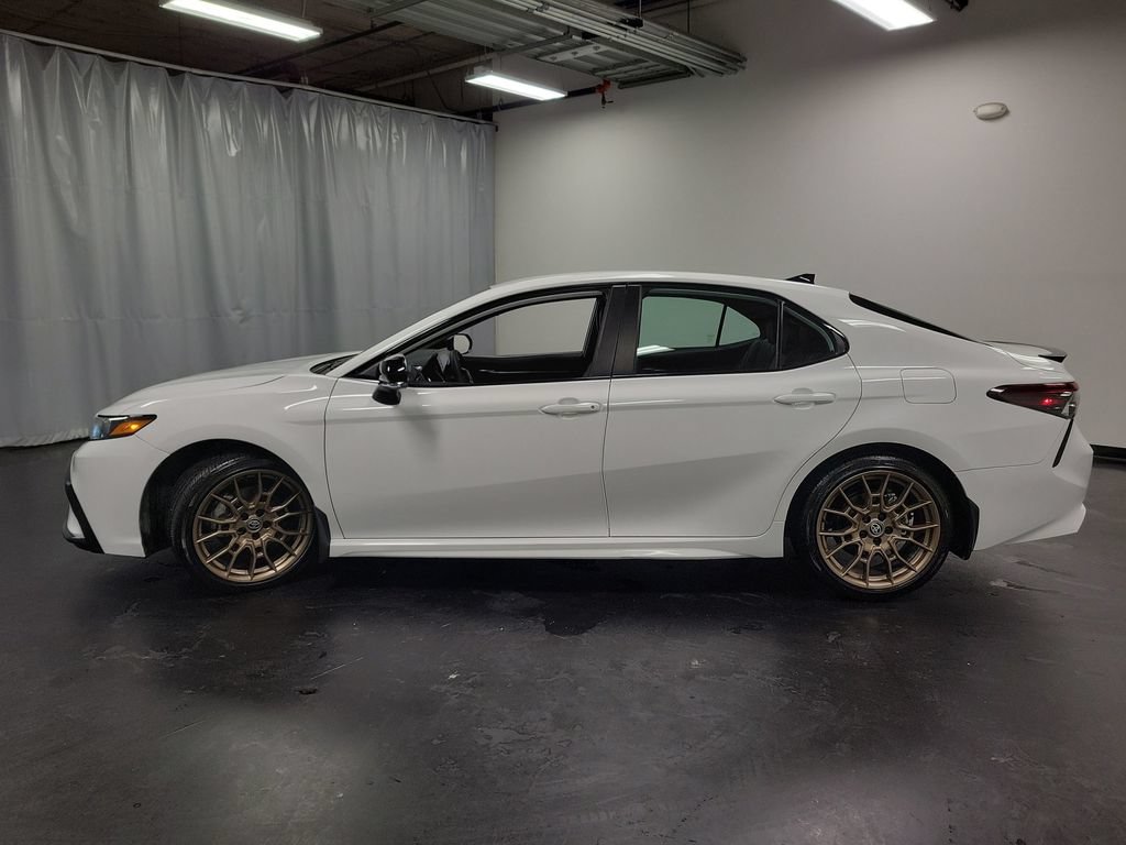 Used 2024 Toyota Camry SE FWD image 5