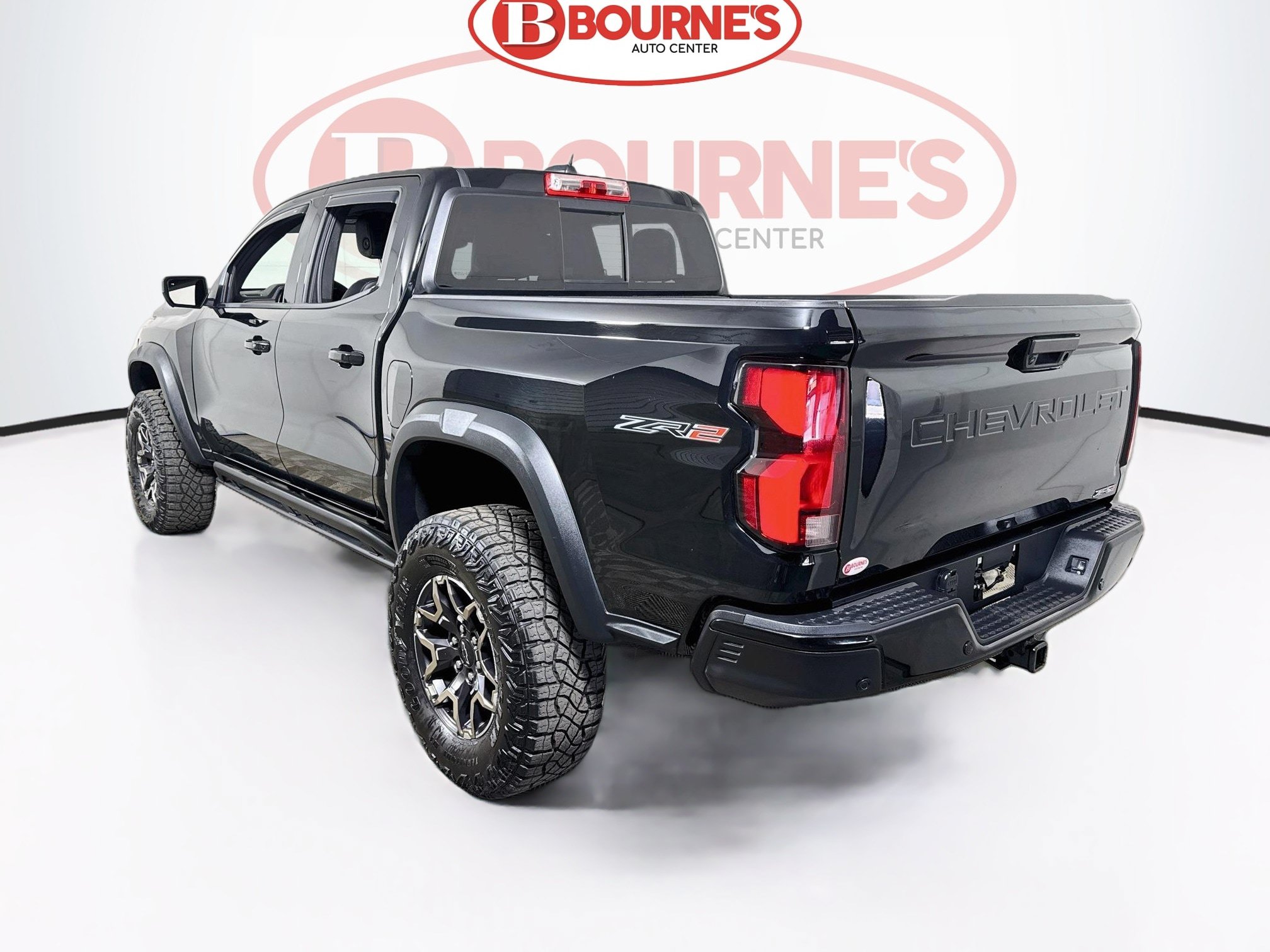 Used 2025 Chevrolet Colorado ZR2 w/ Technology Package AWD/4WD image 10