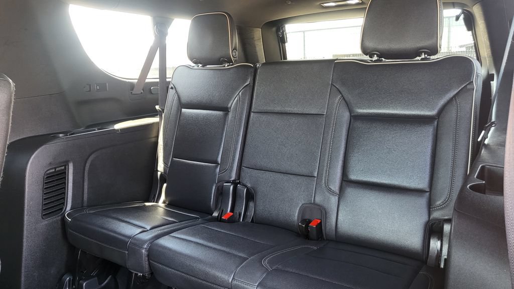 Used 2023 Chevrolet Suburban Premier AWD/4WD image 24