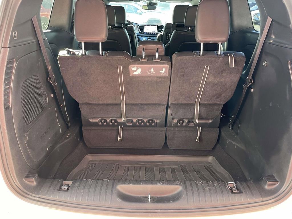 Used 2021 Chrysler Pacifica Touring-L w/ Uconnect Theater Family Group image 50