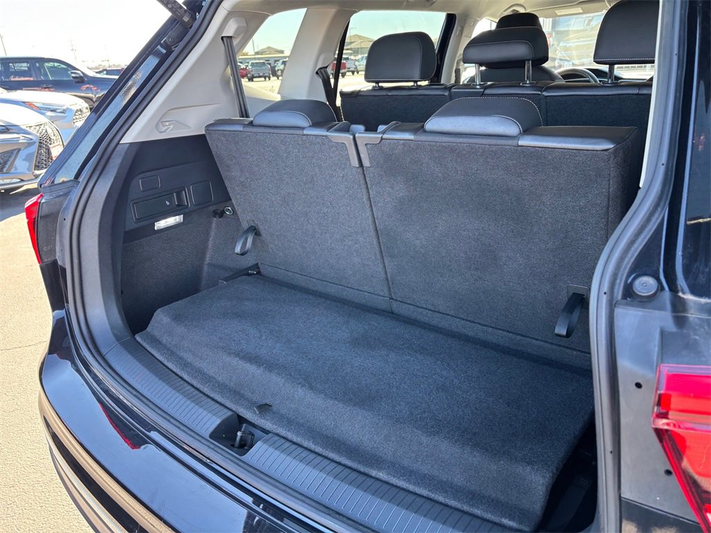 Used 2024 Volkswagen Tiguan SE image 28