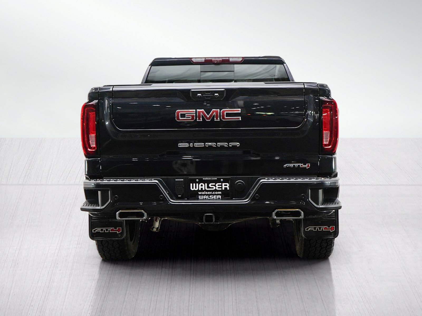 Used 2025 GMC Sierra 1500 AT4 w/ Technology Package AWD/4WD image 4
