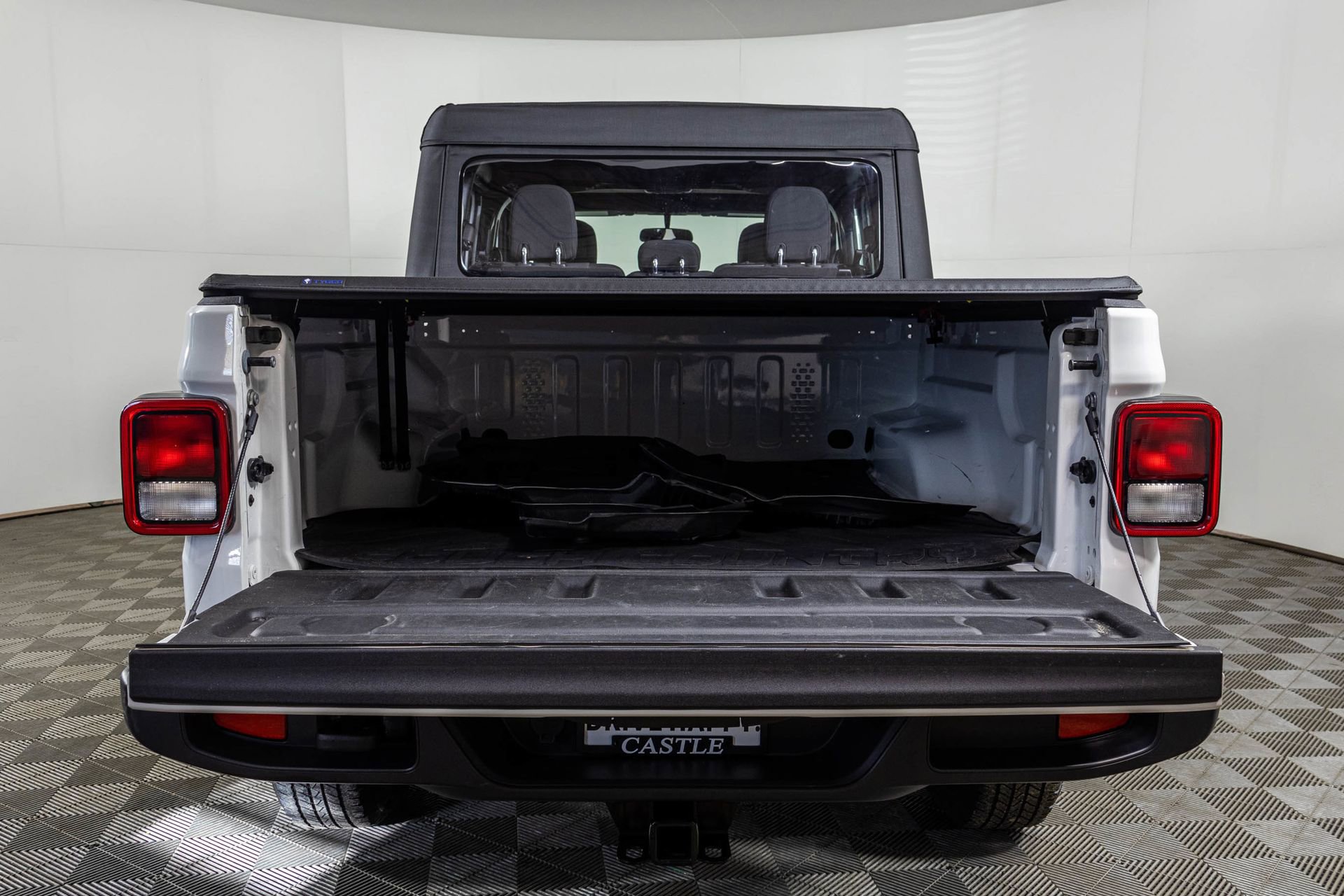 Used 2023 Jeep Gladiator Sport w/ Trailer Tow Package AWD/4WD image 38