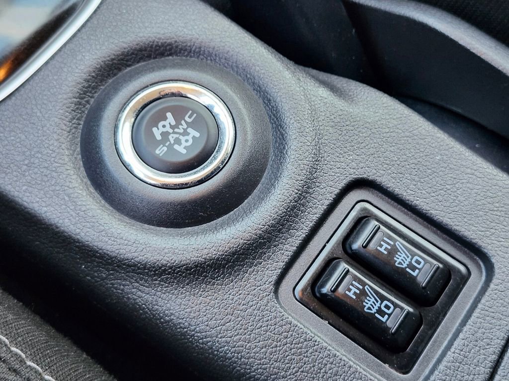 Used 2016 Mitsubishi Outlander AWD image 23