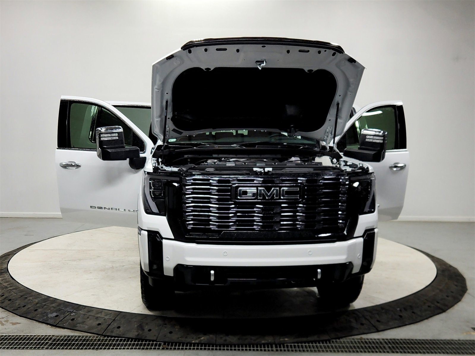 Used 2025 GMC Sierra 2500 Denali Ultimate w/ Max Trailering Package image 10