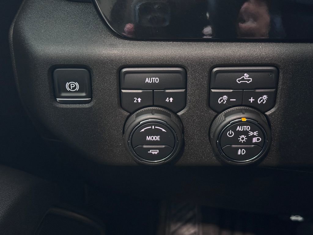 Certified 2025 Chevrolet Silverado 1500 RST image 26