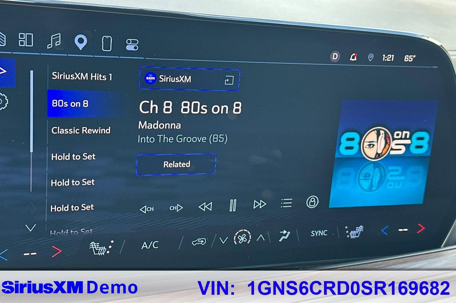 Used 2025 Chevrolet Suburban LT AWD/4WD image 30