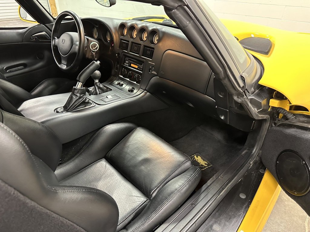 Used 2002 Dodge Viper RT/10 image 28