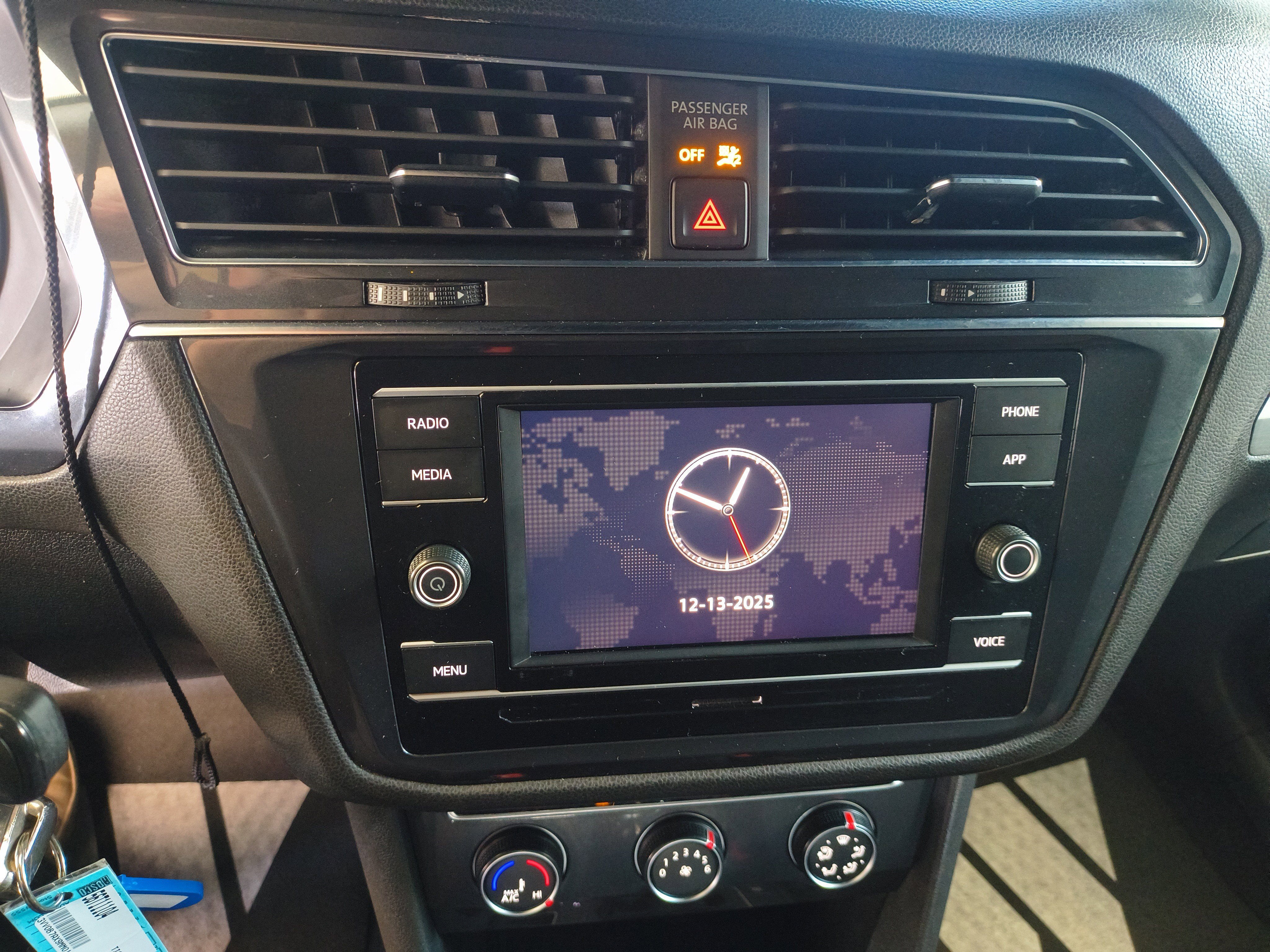 Used 2021 Volkswagen Tiguan S image 19