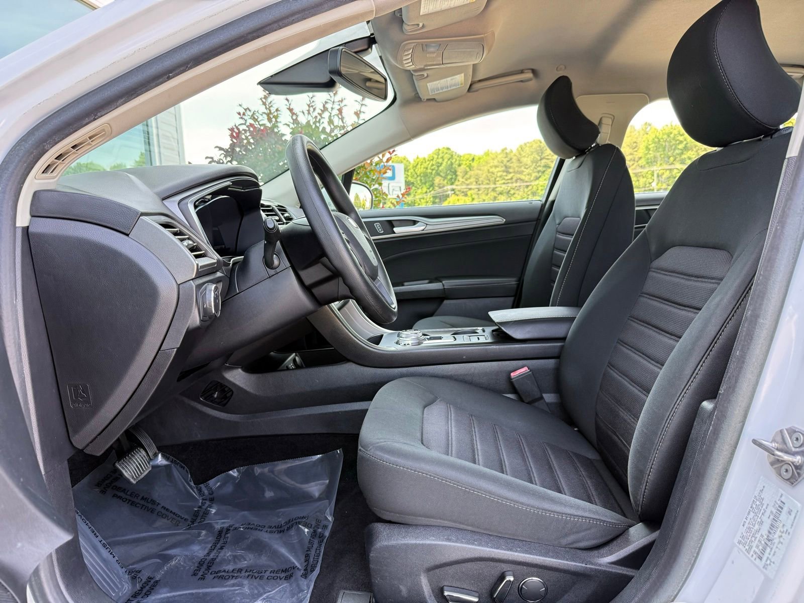 Used 2019 Ford Fusion SE FWD image 13