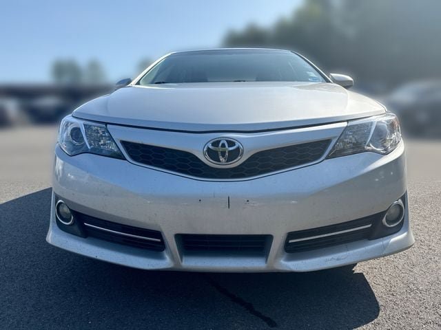 Used 2012 Toyota Camry SE FWD image 3