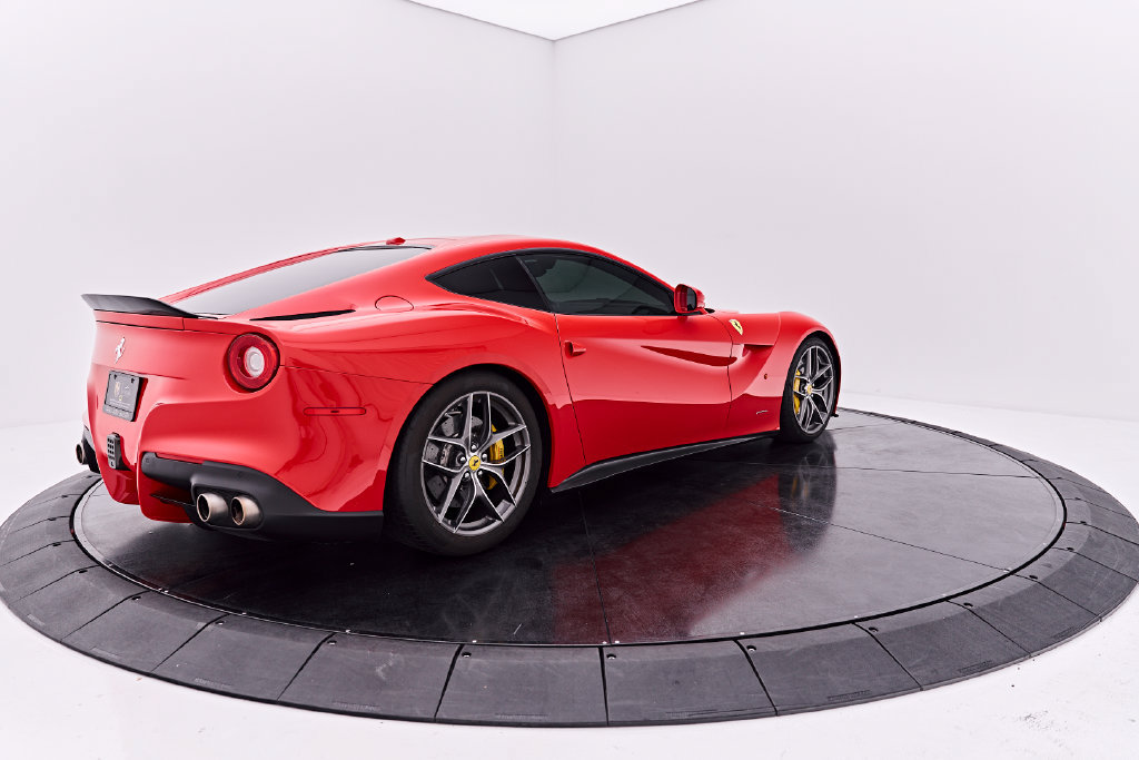 Used 2016 Ferrari F12 Berlinetta RWD image 18