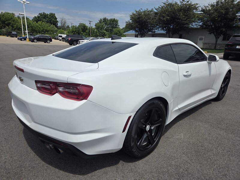 Used 2020 Chevrolet Camaro LT w/ Technology Package RWD image 3
