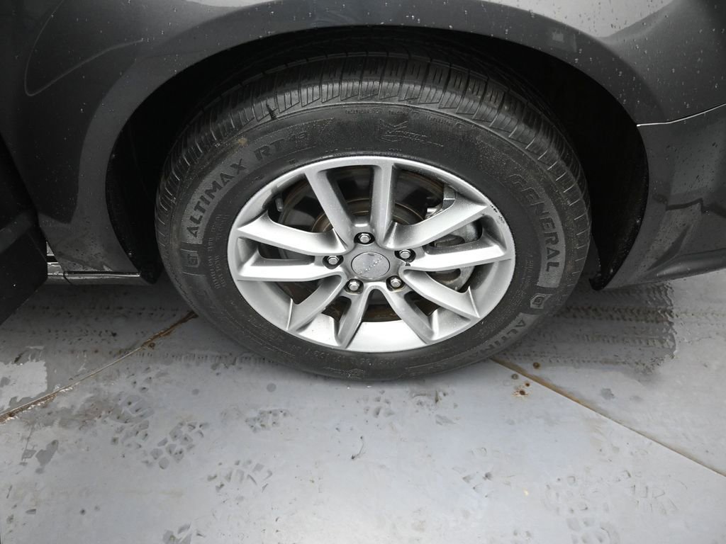 Used 2016 Dodge Grand Caravan SE image 31