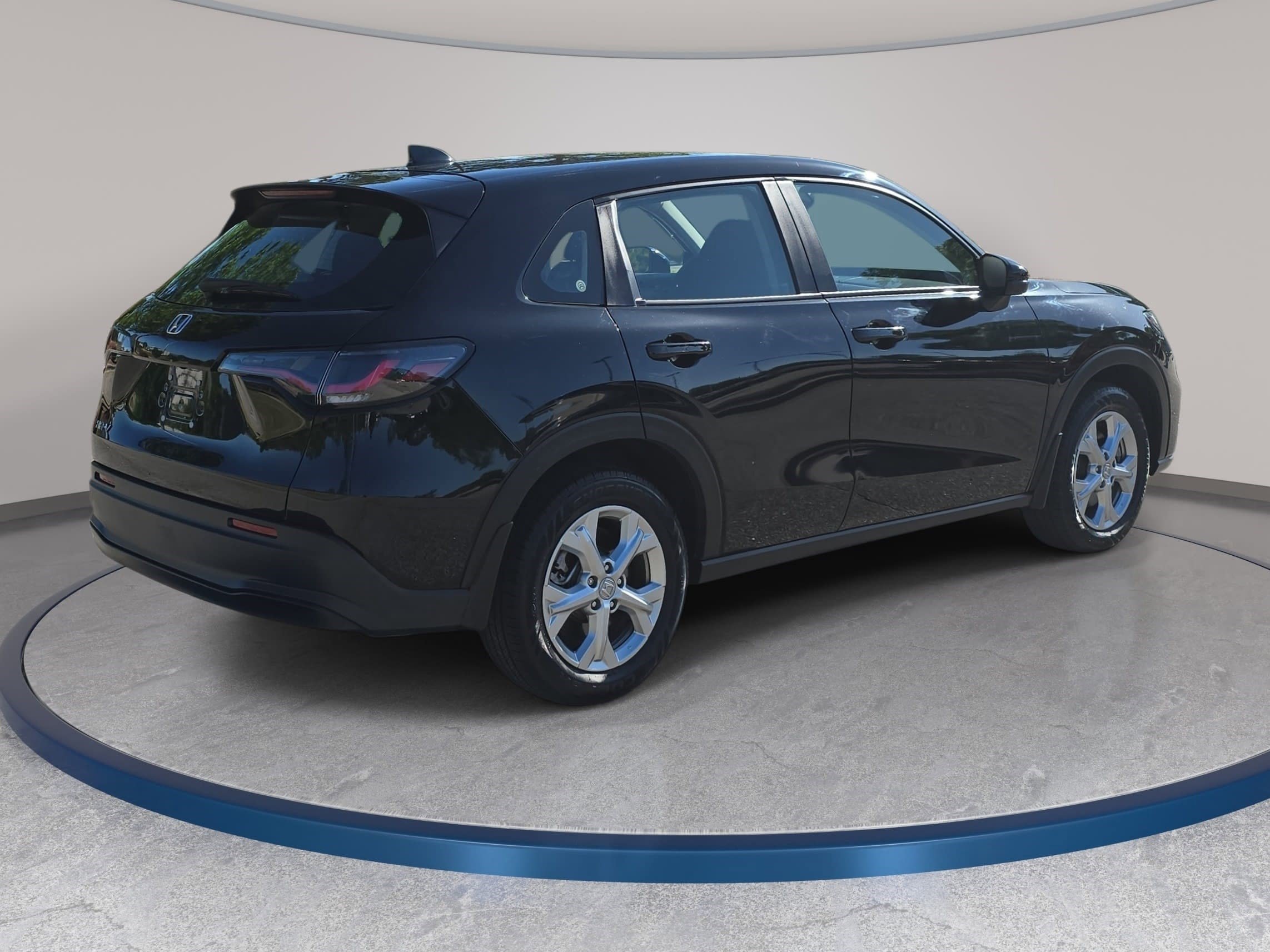 Used 2023 Honda HR-V LX image 5