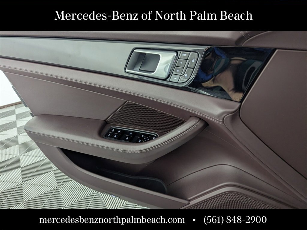 Used 2018 Porsche Panamera 4S image 29