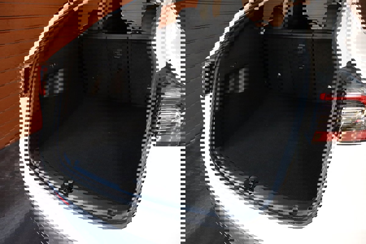 Used 2023 Tesla Model Y Long Range image 36