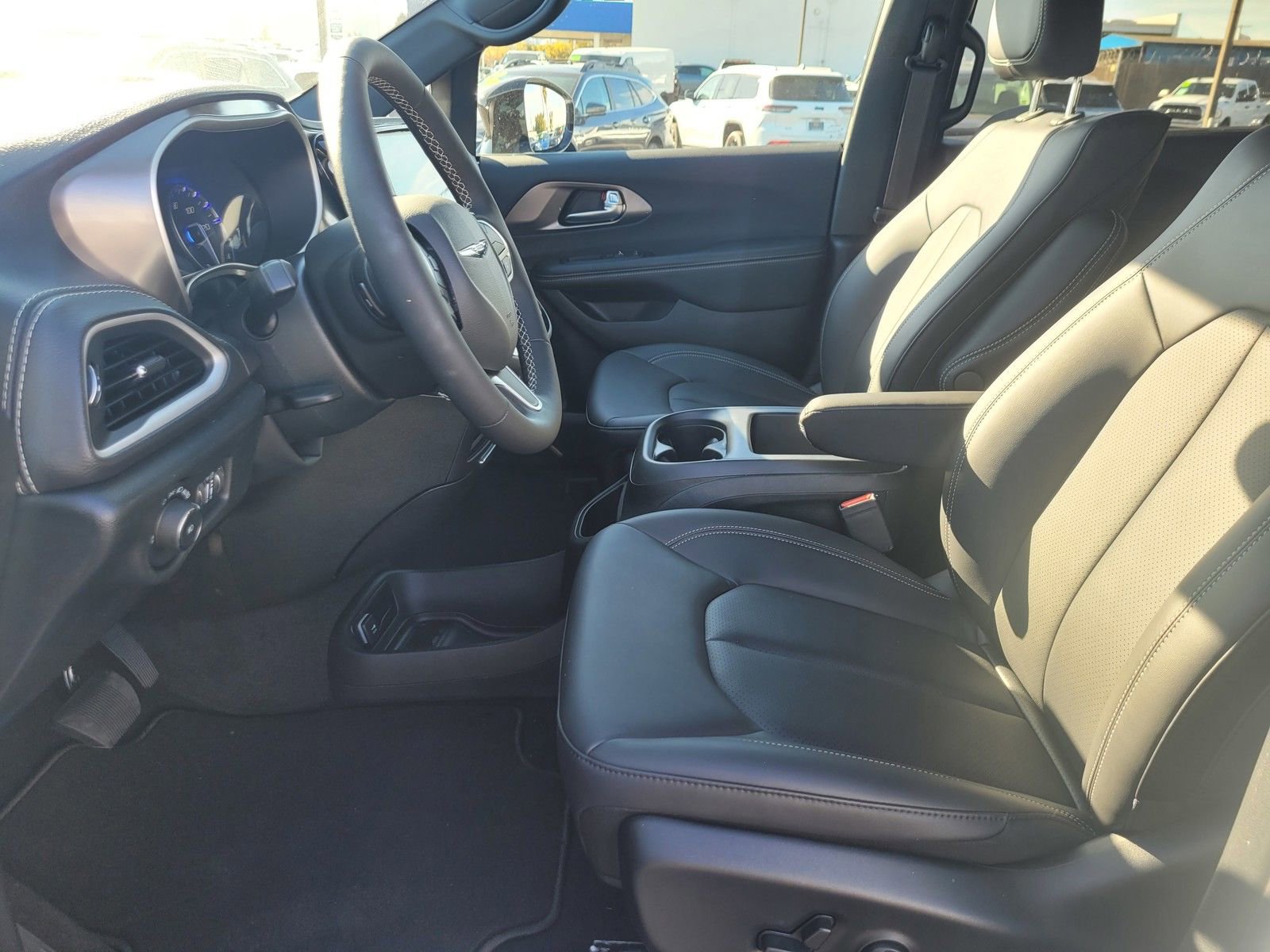New 2026 Chrysler Pacifica Select FWD image 13