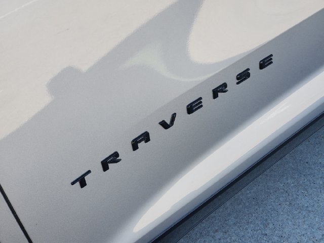 Used 2026 Chevrolet Traverse RS w/ LPO, Floor Liner Package AWD/4WD image 9