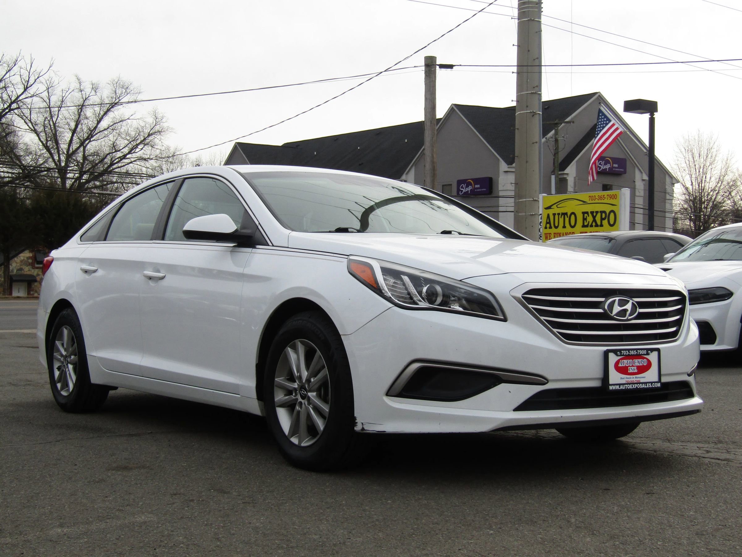 Used 2017 Hyundai Sonata SE w/ Cargo Package