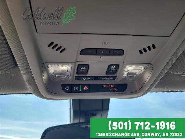 Used 2024 GMC Terrain SLT image 22