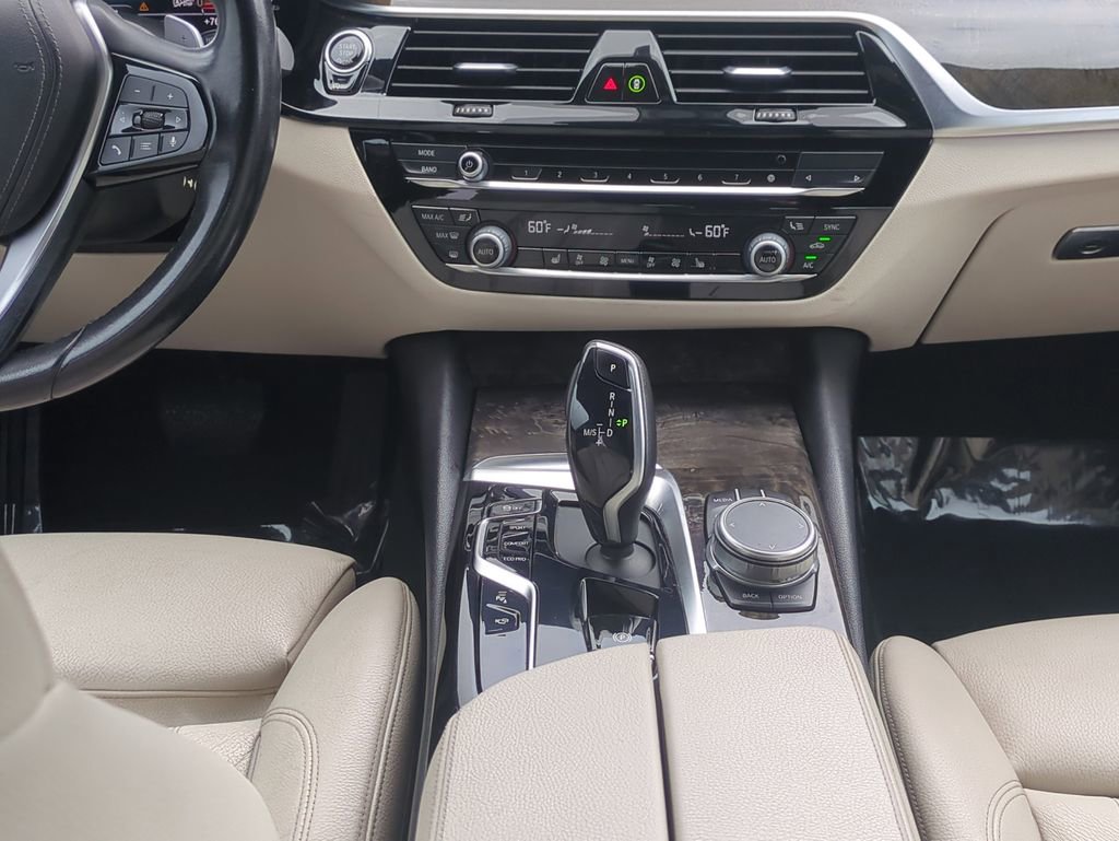 Used 2021 BMW 530i w/ Premium Package RWD image 19