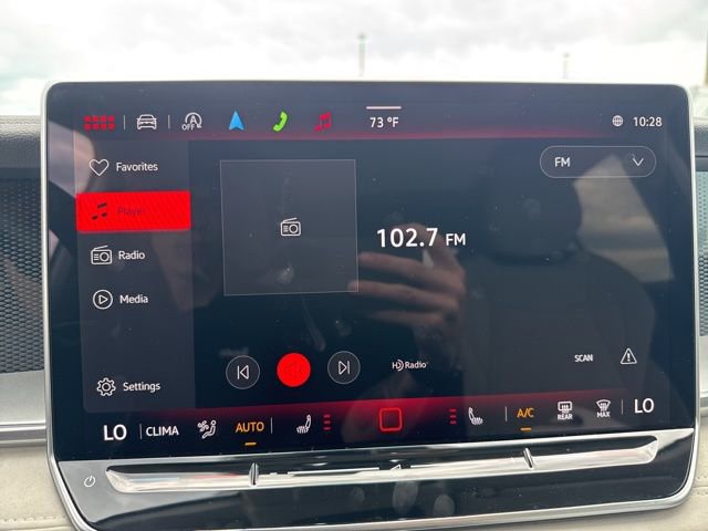 New 2025 Volkswagen Tiguan SE image 38