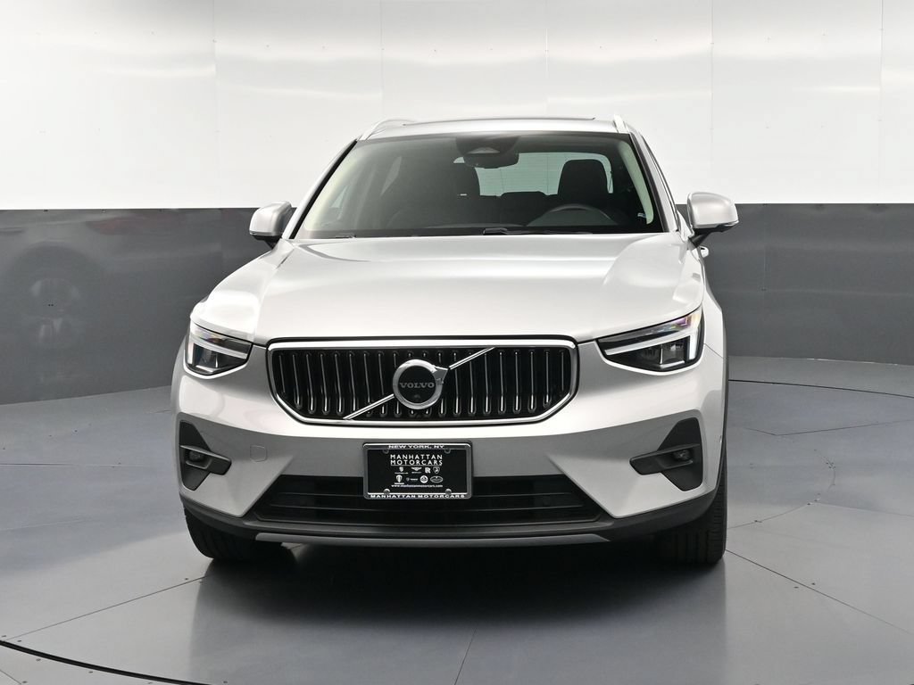 Used 2023 Volvo XC40 B5 Plus w/ Driver Assist Package AWD/4WD image 11