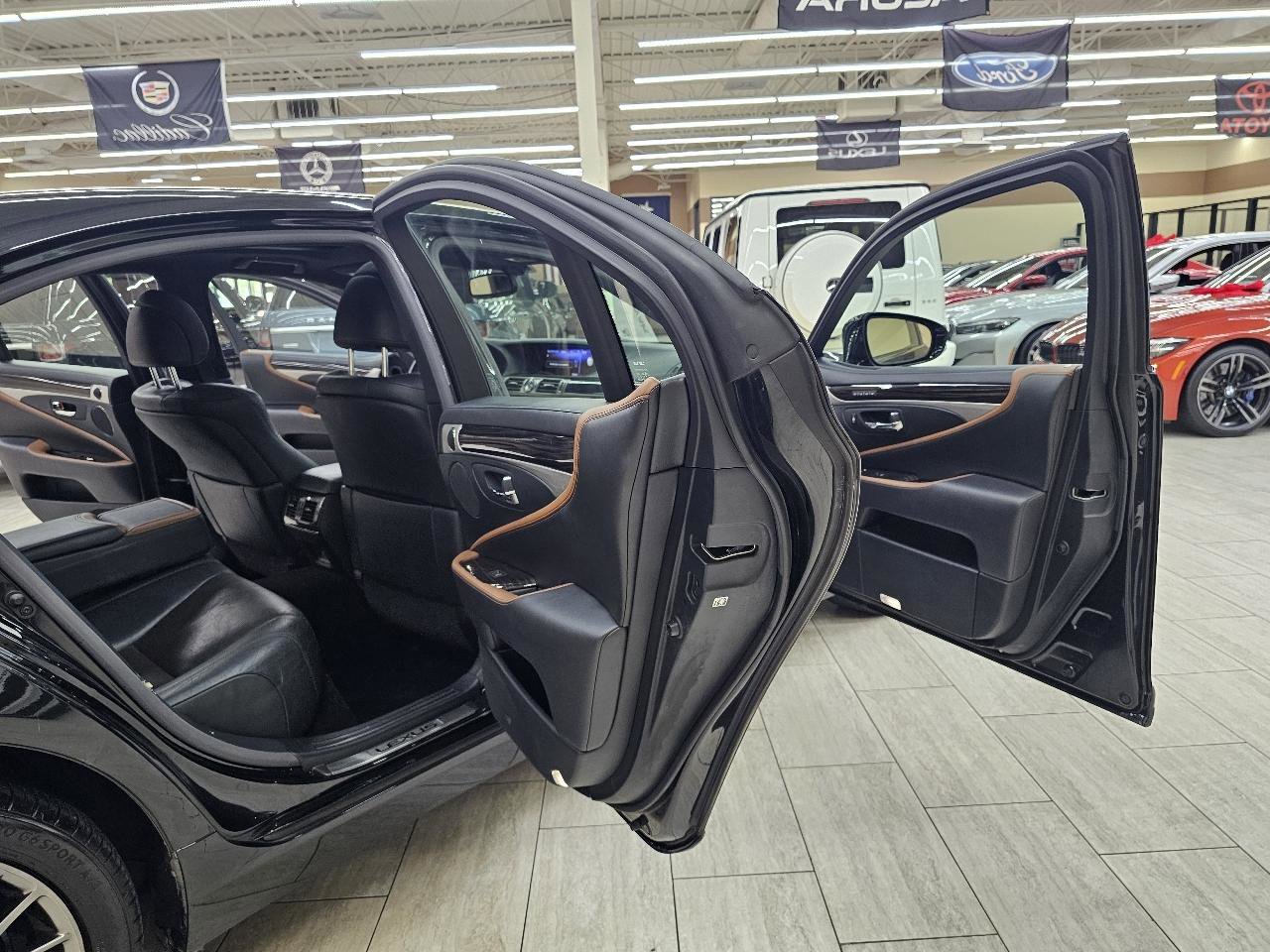 Used 2017 Lexus LS 460 w/ F Sport Midnight Edition image 15