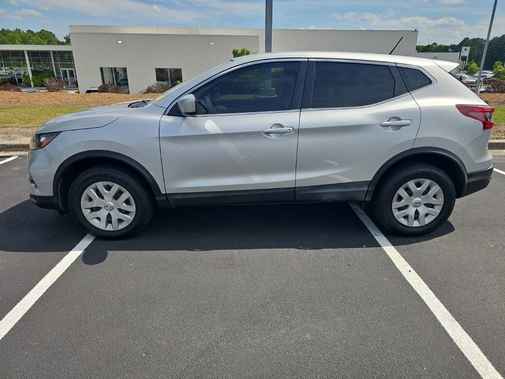Used 2020 Nissan Rogue Sport S FWD image 2