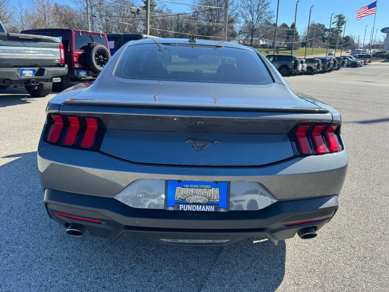 Used 2025 Ford Mustang Premium image 4